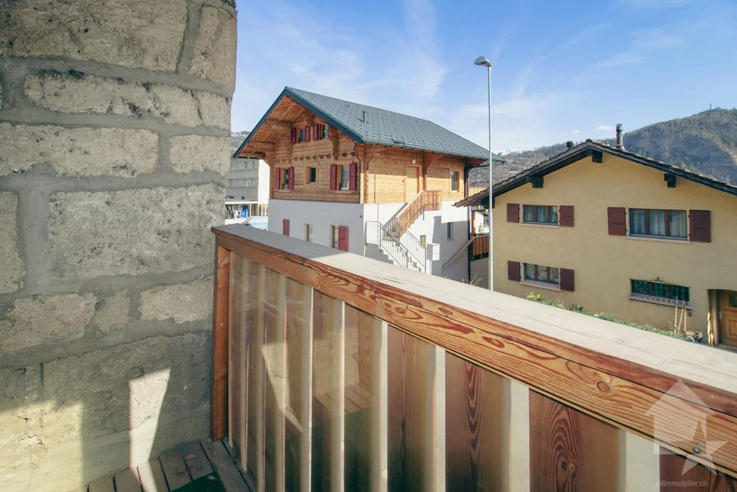 Fienile ristrutturato di 4,5 locali di 107 m2 abitabili con giardino di 40 m2 - Foto 5 di 19
