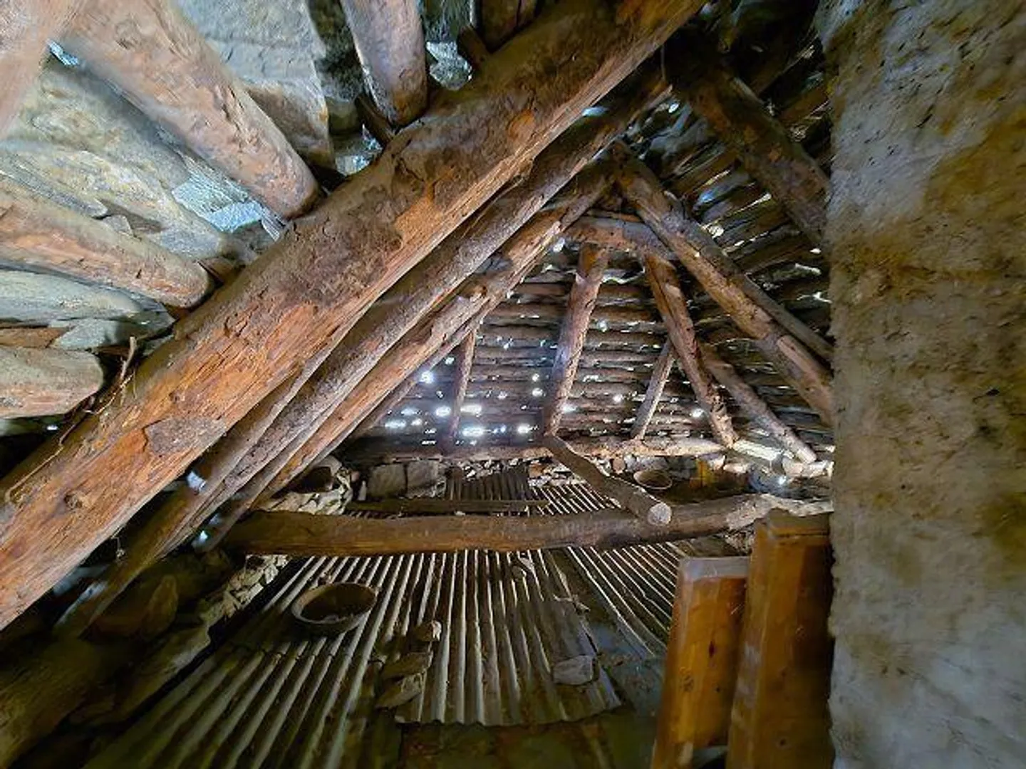 Grande casa ticinese di 9 locali con terreno - Foto 17 di 33