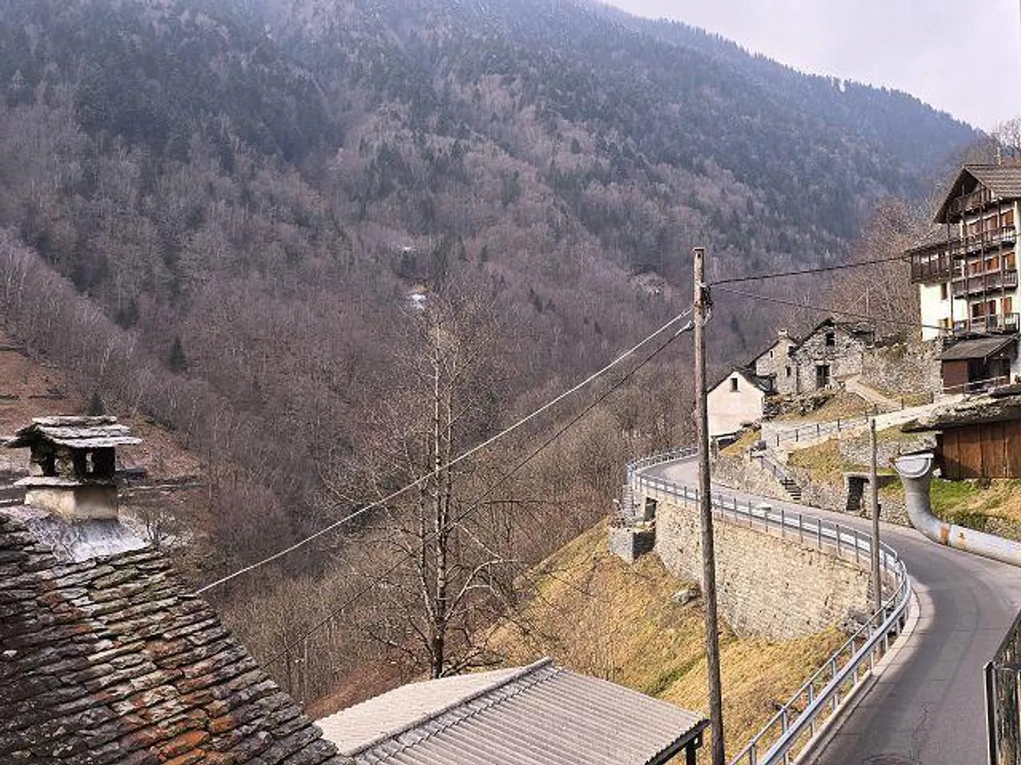 Grande casa ticinese di 9 locali con terreno - Foto 27 di 33