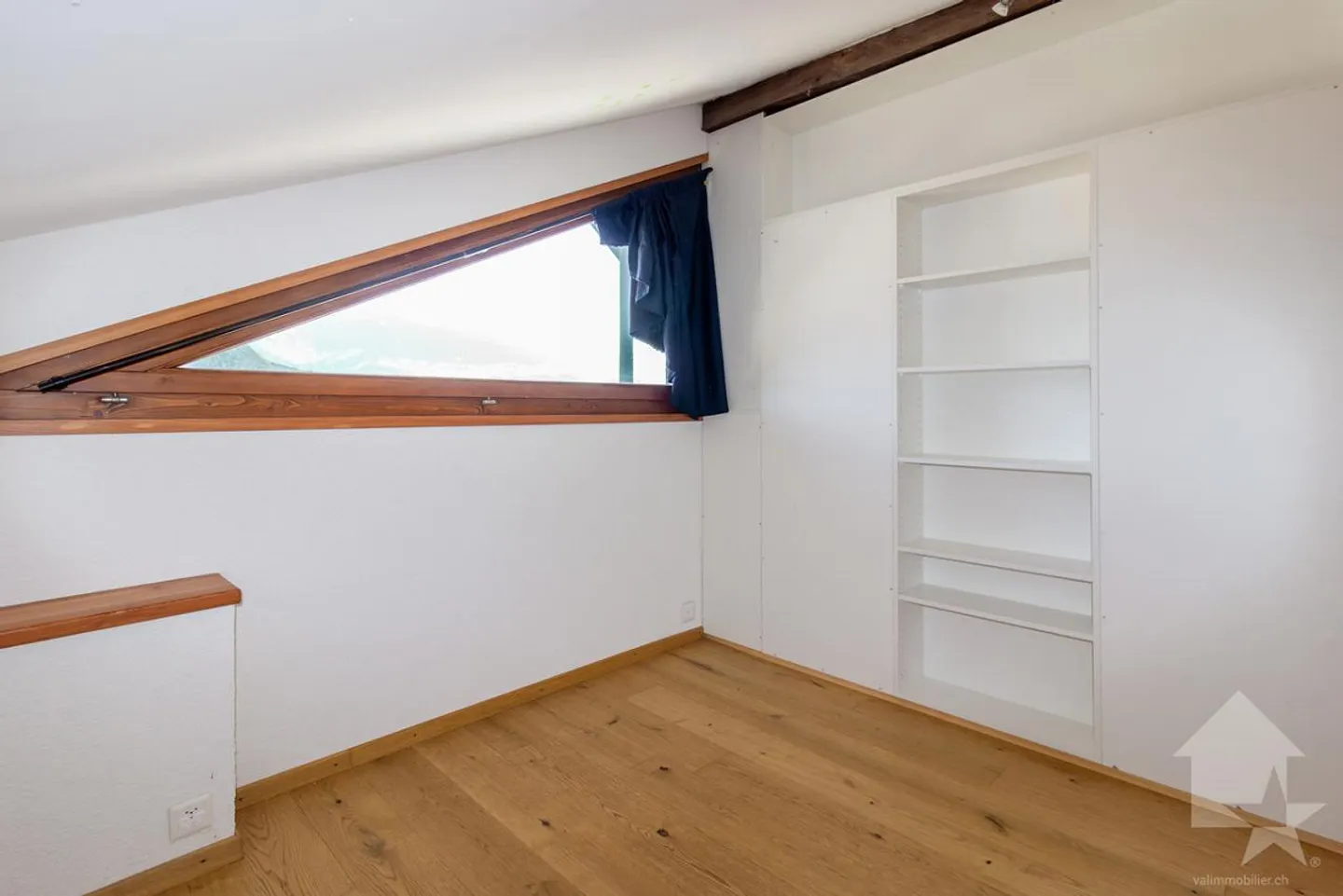Fienile ristrutturato di 4,5 locali di 107 m2 abitabili con giardino di 40 m2 - Foto 9 di 19