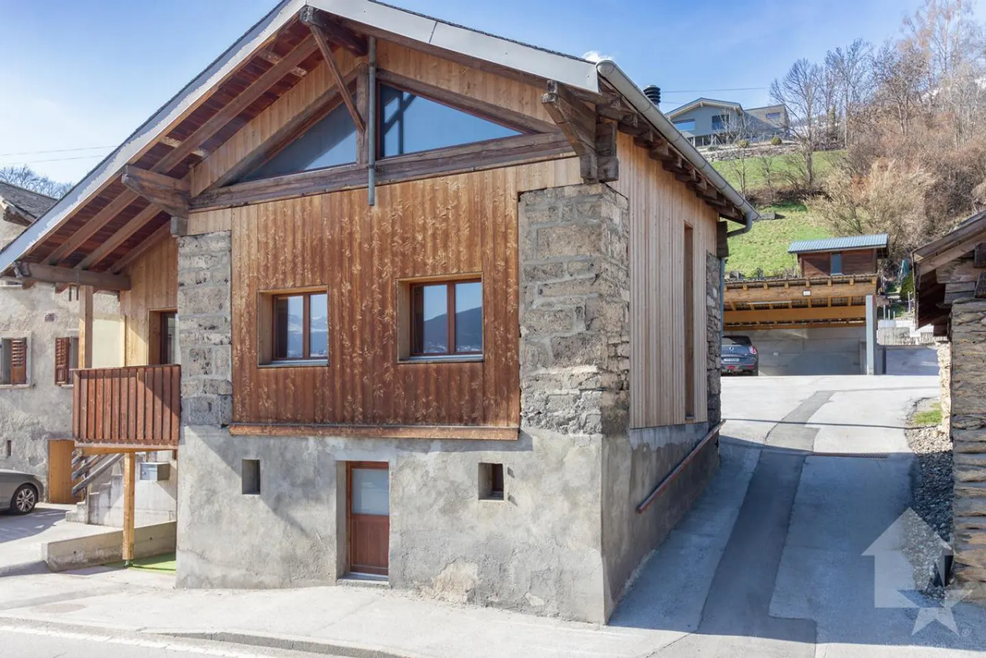 Fienile ristrutturato di 4,5 locali di 107 m2 abitabili con giardino di 40 m2 - Foto 18 di 19