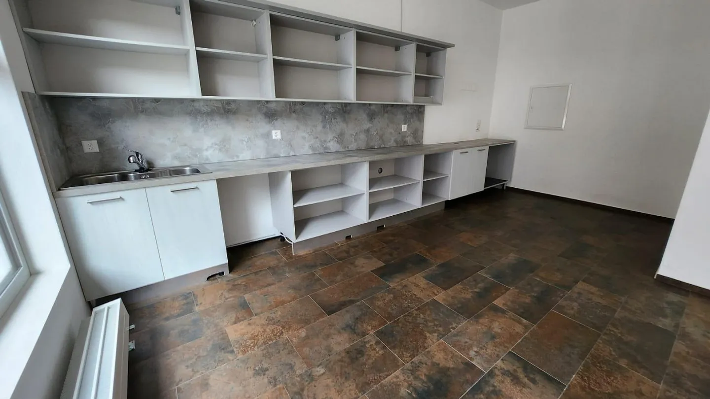 Attraktiver Gewerberaum in Erstfeld zur Miete - Foto 2 von 2