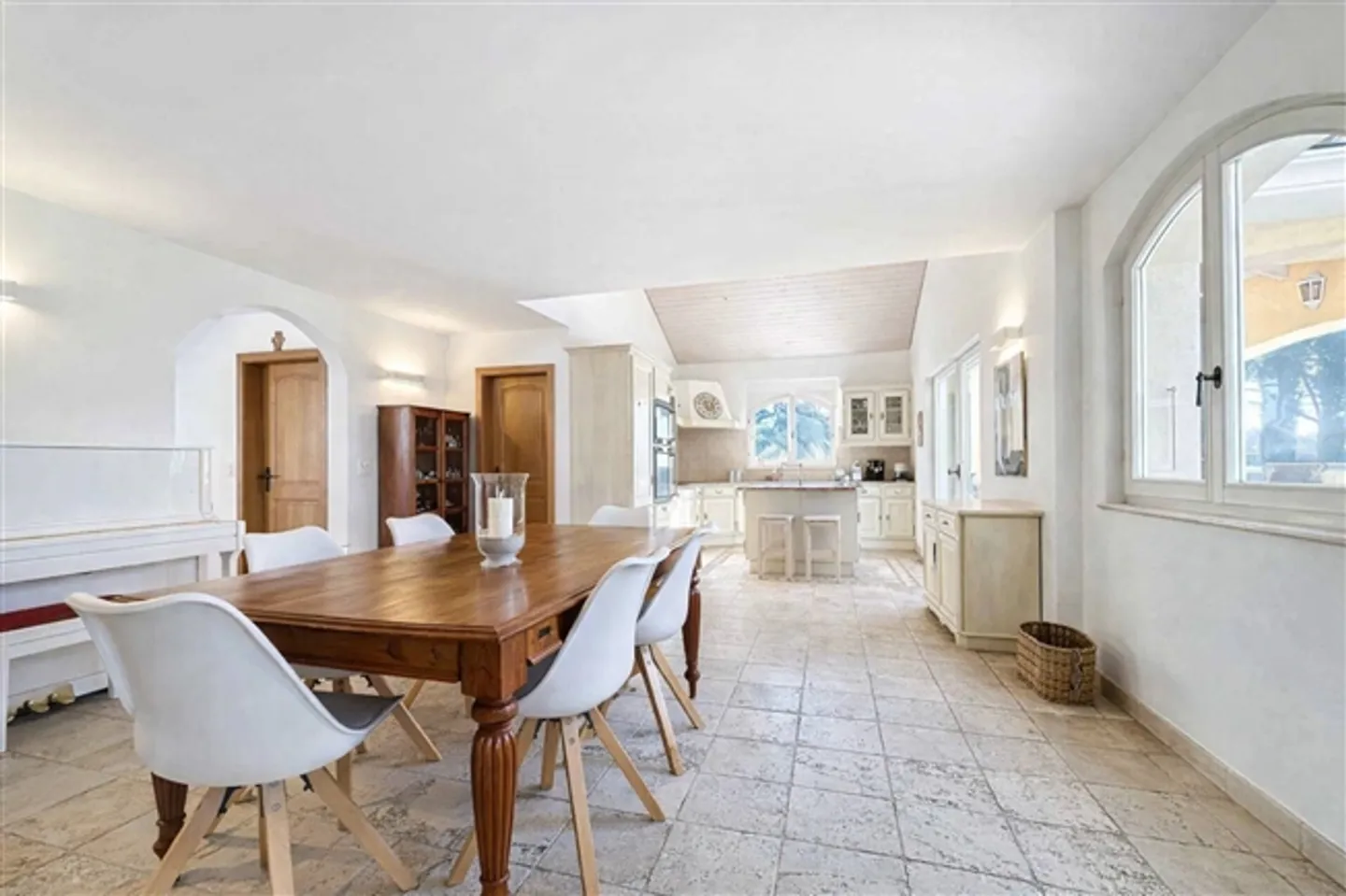 Elegante Villa mit Pool - Foto 5 von 13