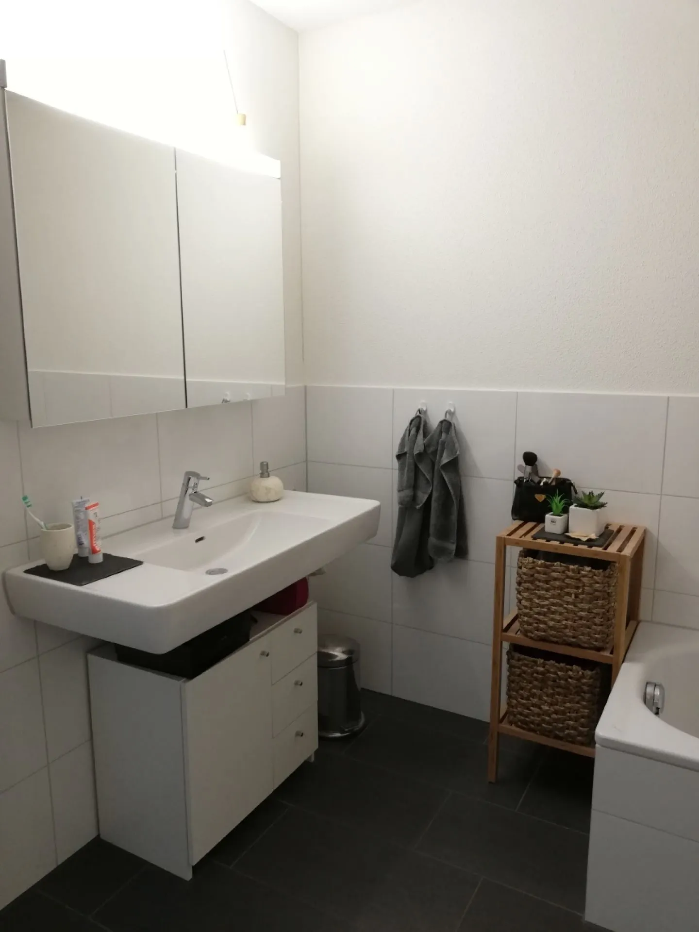 Charmante Wohnung mit grosser Terrasse - Foto 15 von 20
