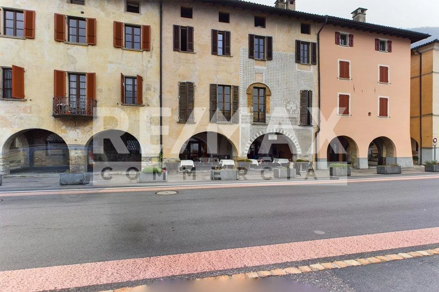 Mischgenutztes Gebäude kaufen - Foto 4 von 13