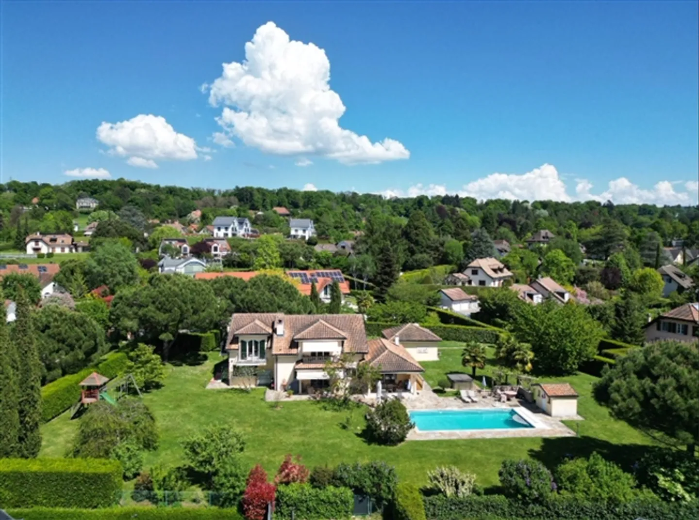 Elegante Villa mit Pool - Foto 13 von 13