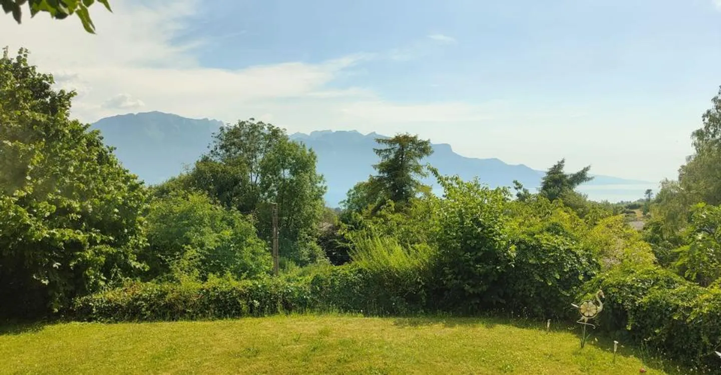 Appartement Charmant avec Vue - Photo 2 sur 7