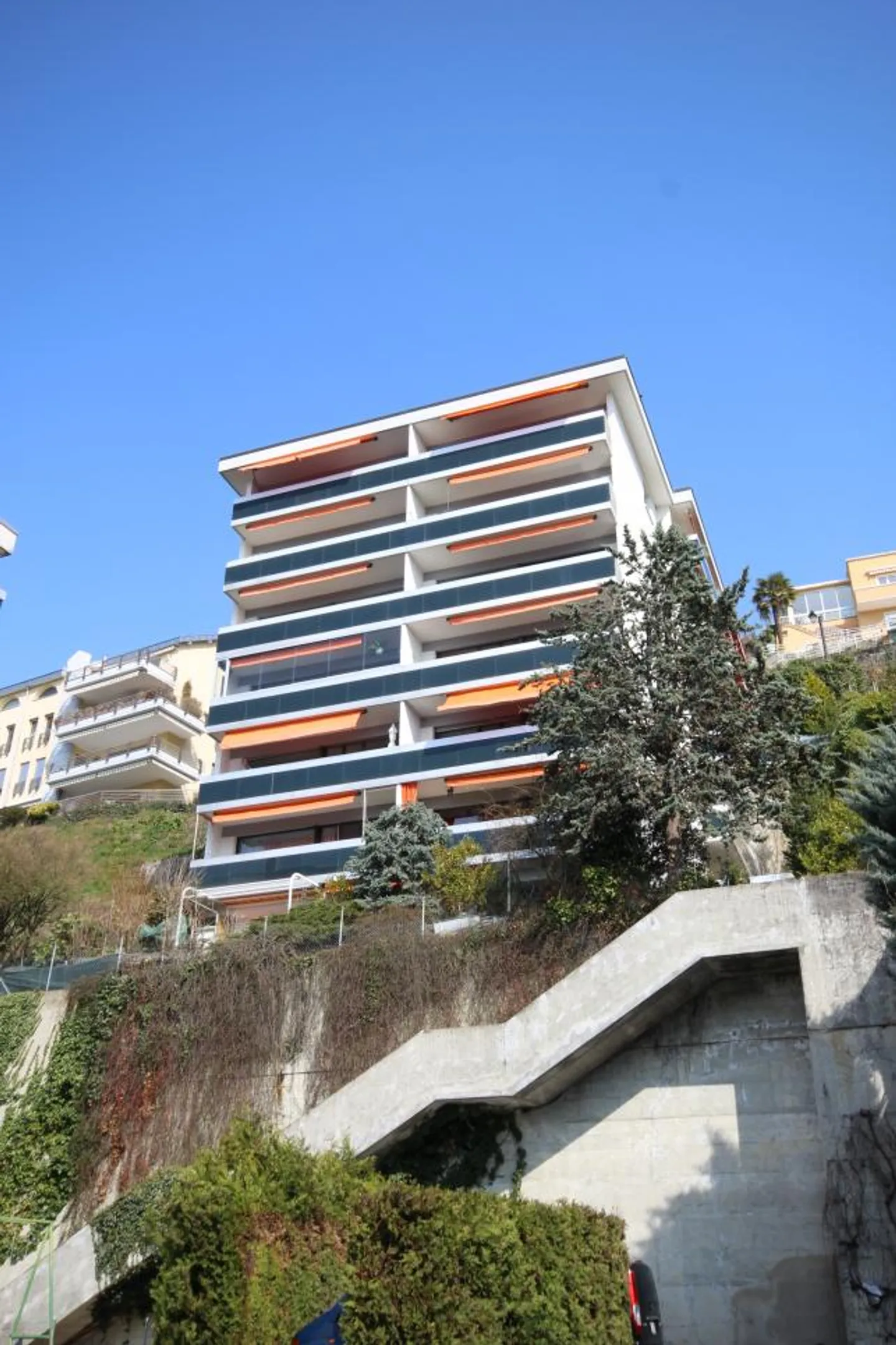 UNIQUE - GRANDE TERRASSE + CALME + VUE - Photo 3 sur 13