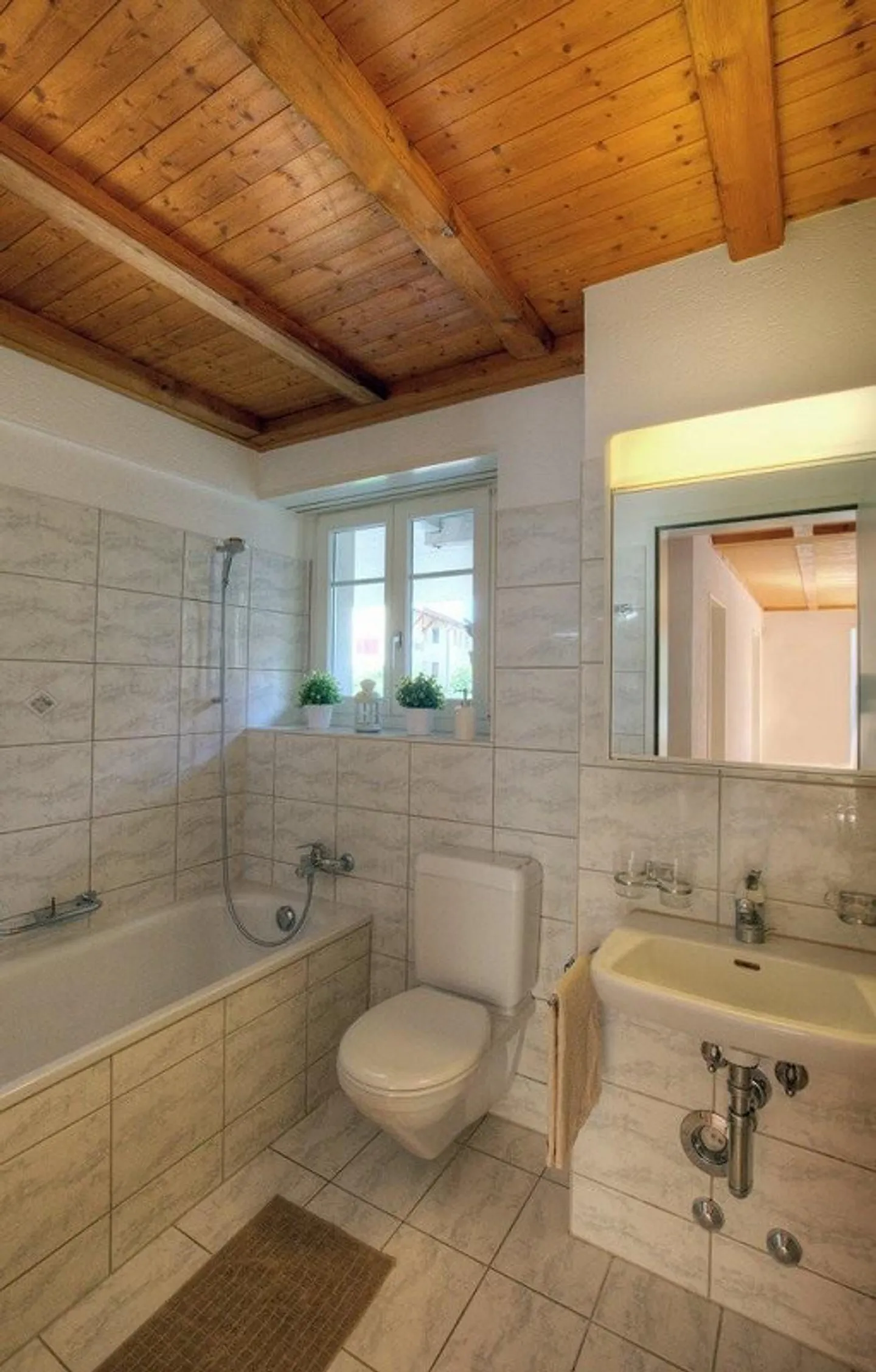 Looking for a new tenant - Beautiful ground floor apartment to fall in love with - Photo 4 of 6