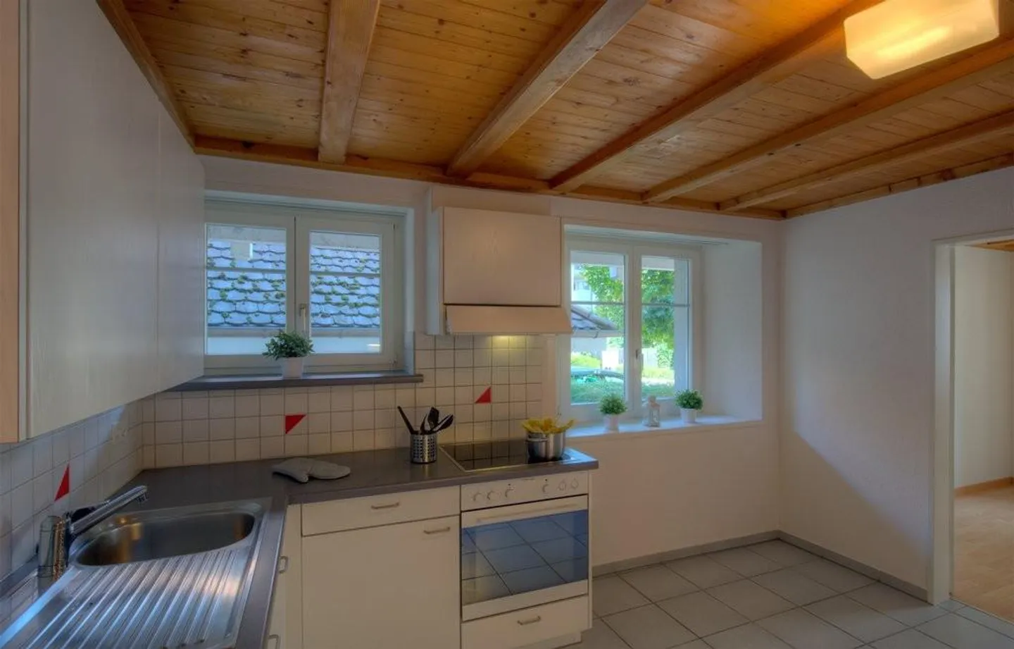 Looking for a new tenant - Beautiful ground floor apartment to fall in love with - Photo 2 of 6