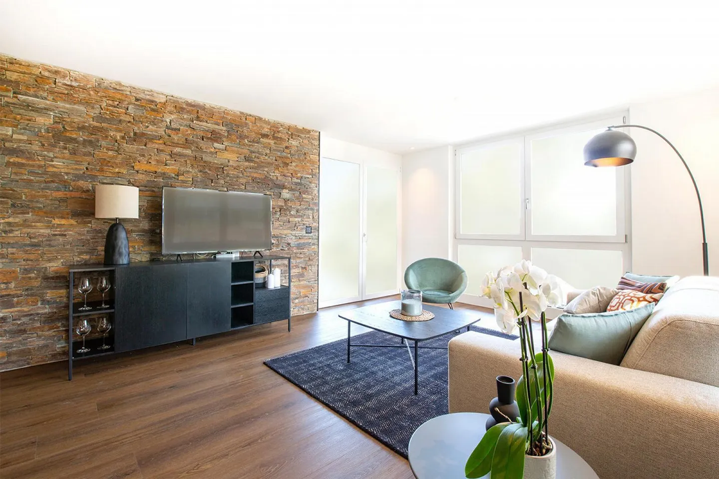 Modern 3.5 Room Apartment with Large Balcony in Triengen - Photo 1 of 13