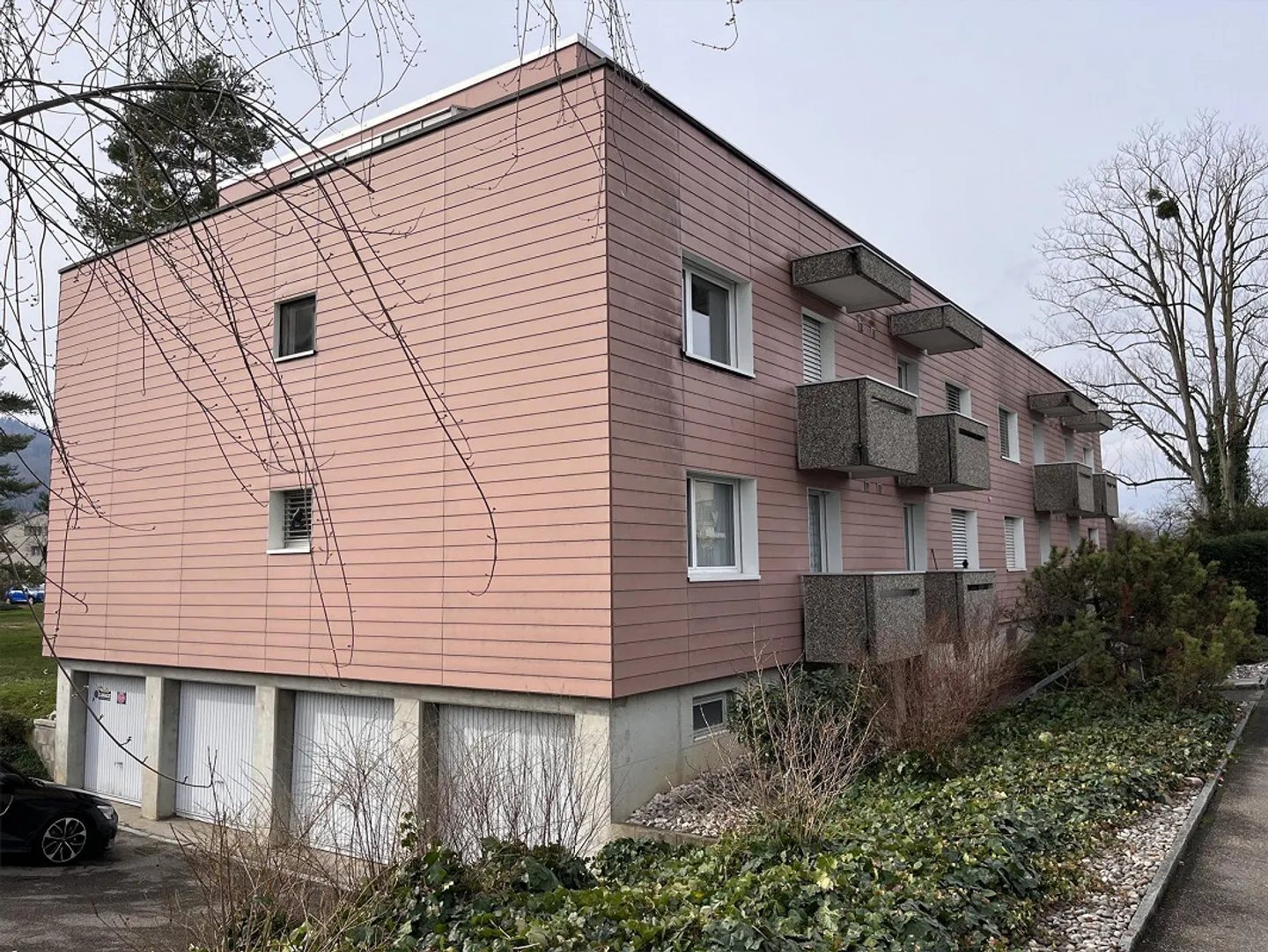 Appartamento 3 locali soleggiato nel verde - Foto 1 di 10