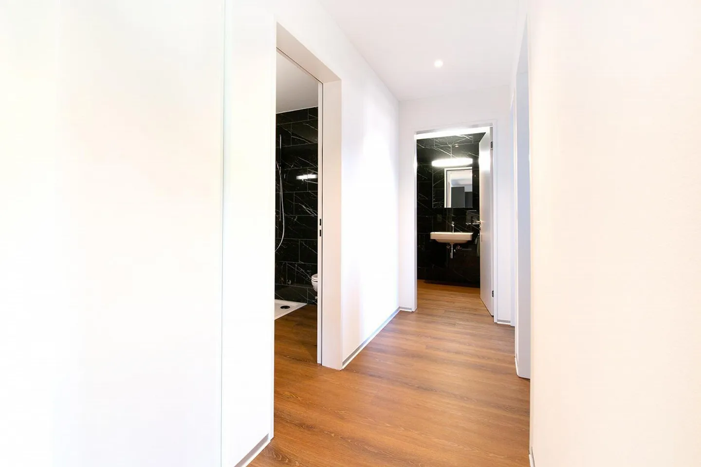Modern 3.5 Room Apartment with Large Balcony in Triengen - Photo 10 of 13