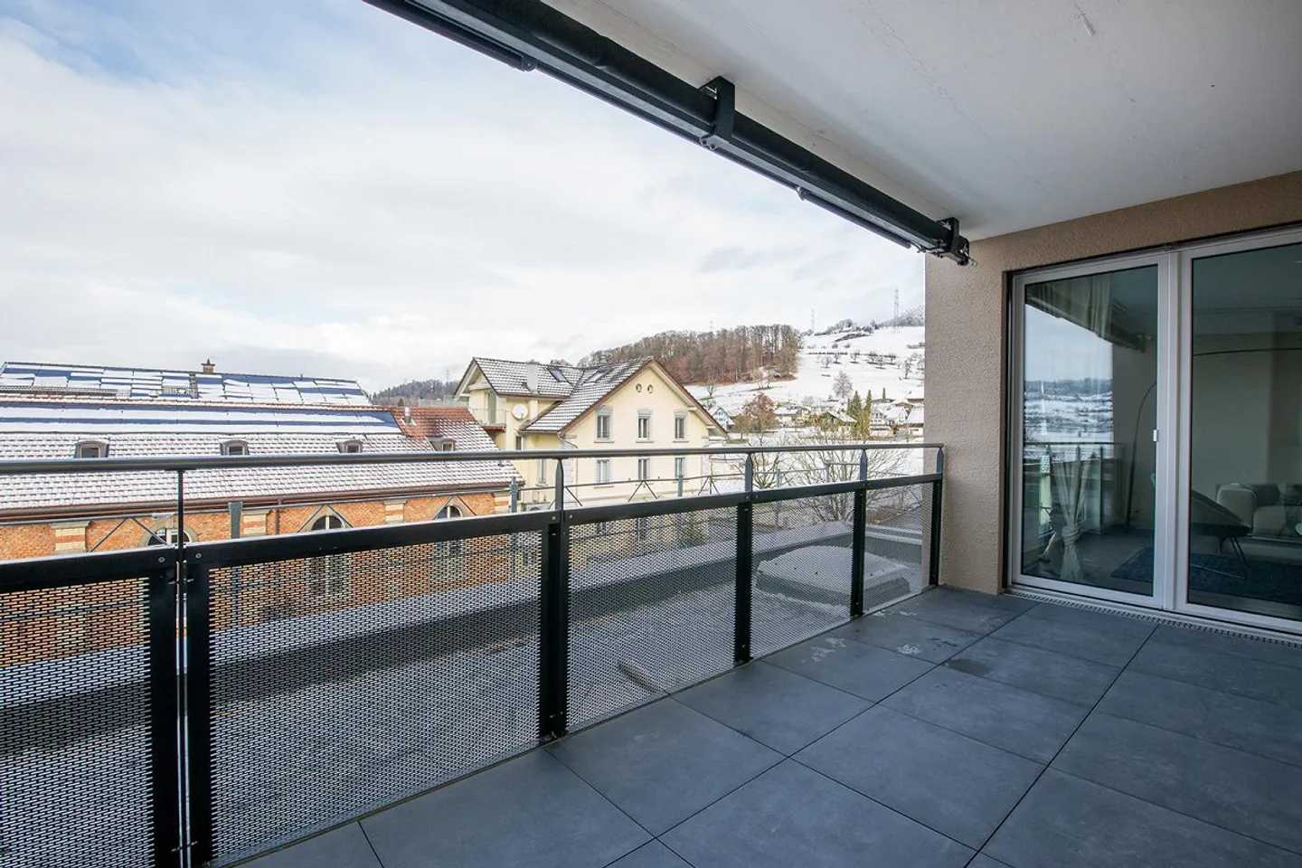 Modern 3.5 Room Apartment with Large Balcony in Triengen - Photo 11 of 13