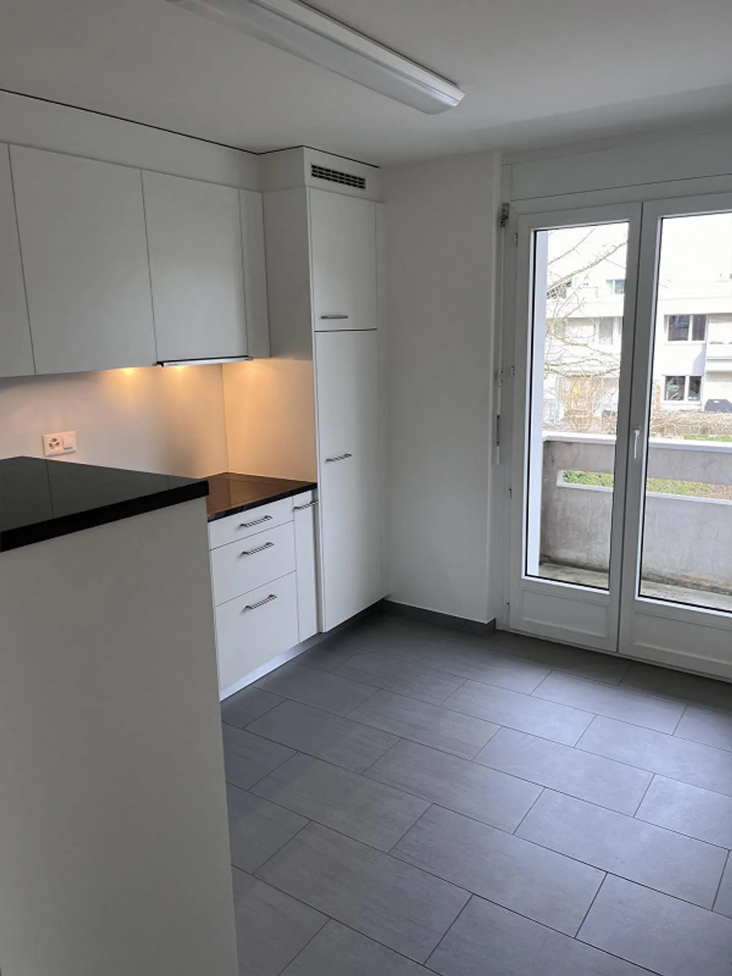 Appartamento 3 locali soleggiato nel verde - Foto 4 di 10