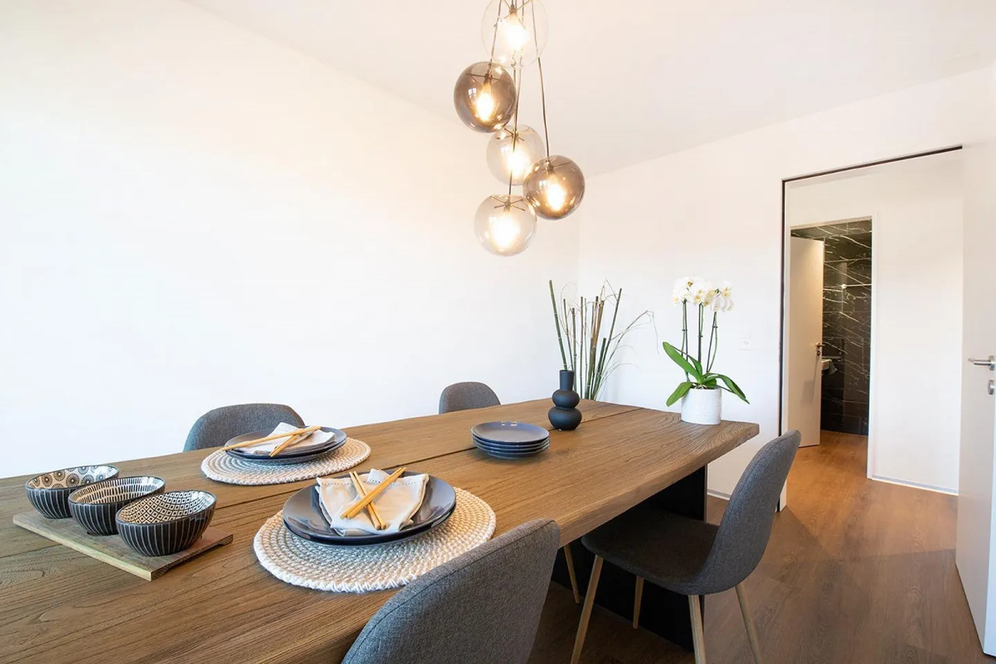 Modern 3.5 Room Apartment with Large Balcony in Triengen - Photo 8 of 13