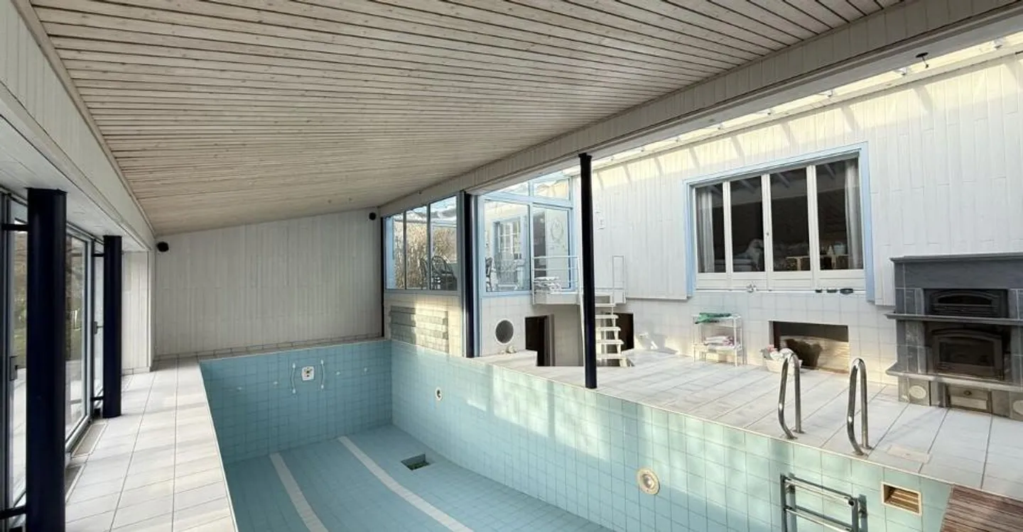 Charming Villa with Pool - Photo 9 of 13