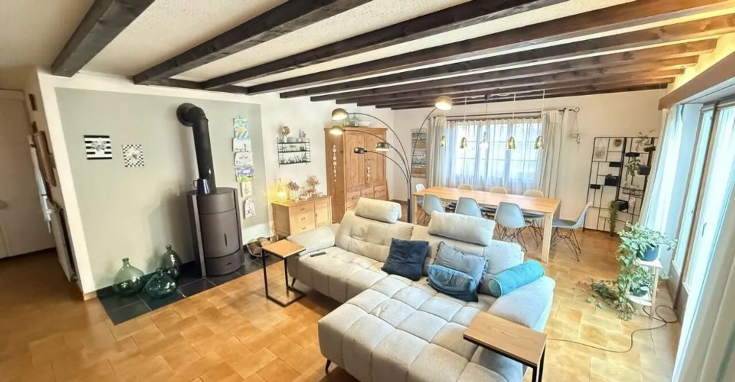Charming Villa with Pool - Photo 10 of 13