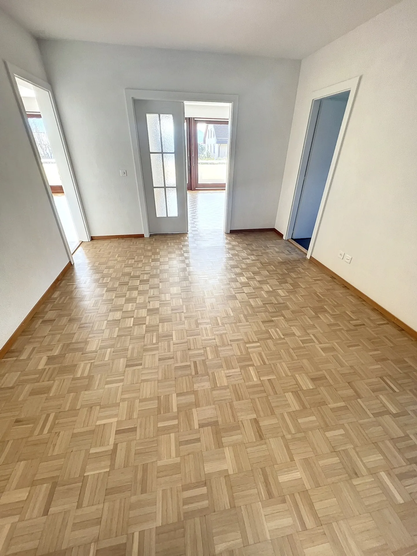 Spacious 5-room apartment in Pully - Photo 4 of 11