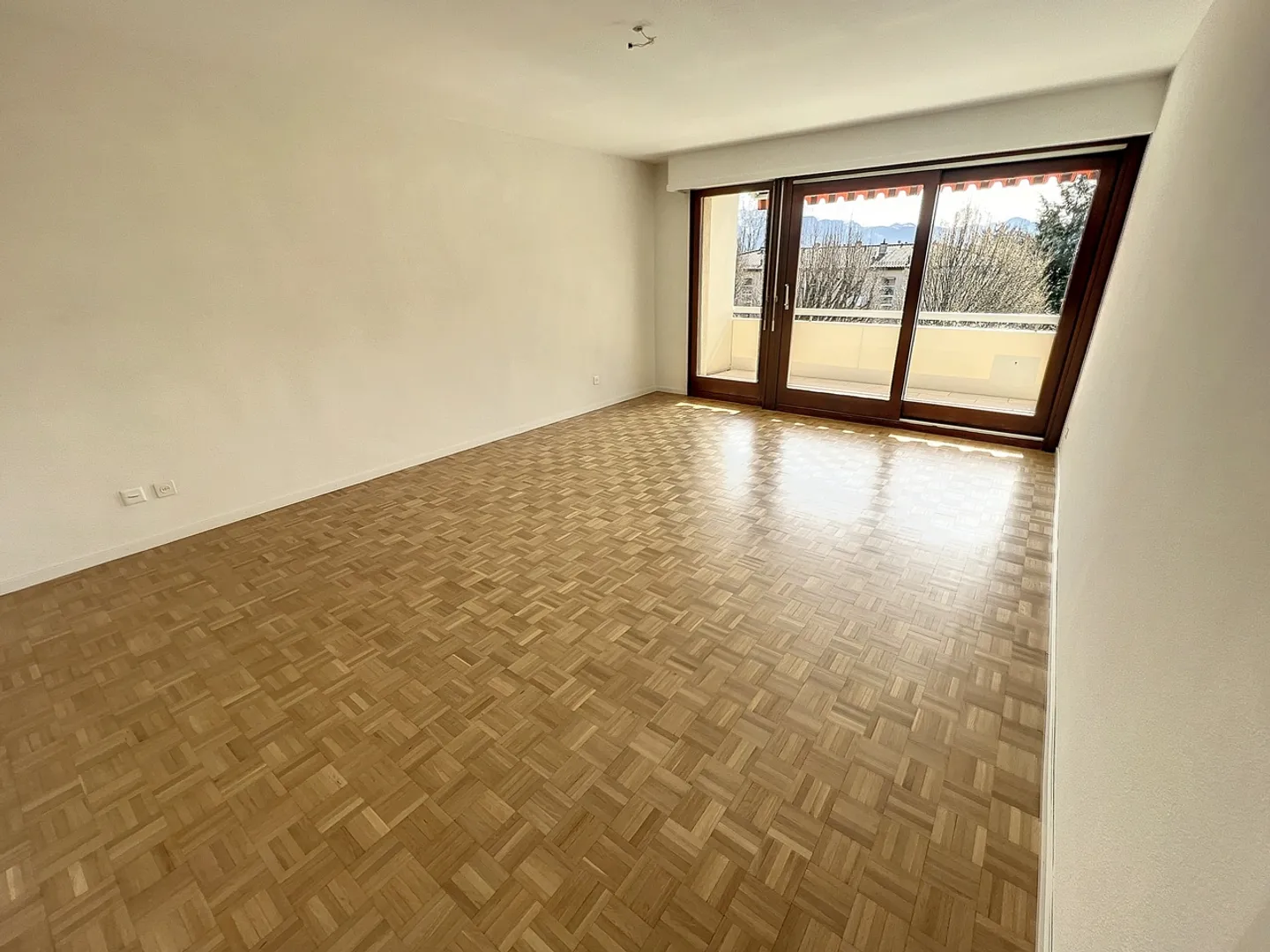 Spacious 5-room apartment in Pully - Photo 8 of 11