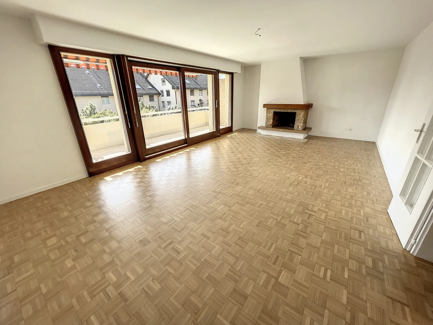 Spacious 5-room apartment in Pully - Photo 1 of 11