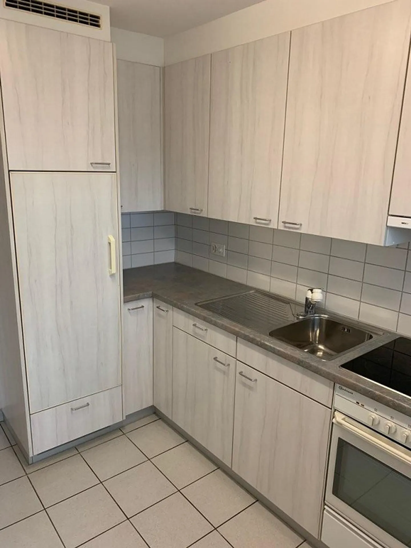 Large balcony with a view - Photo 2 of 7