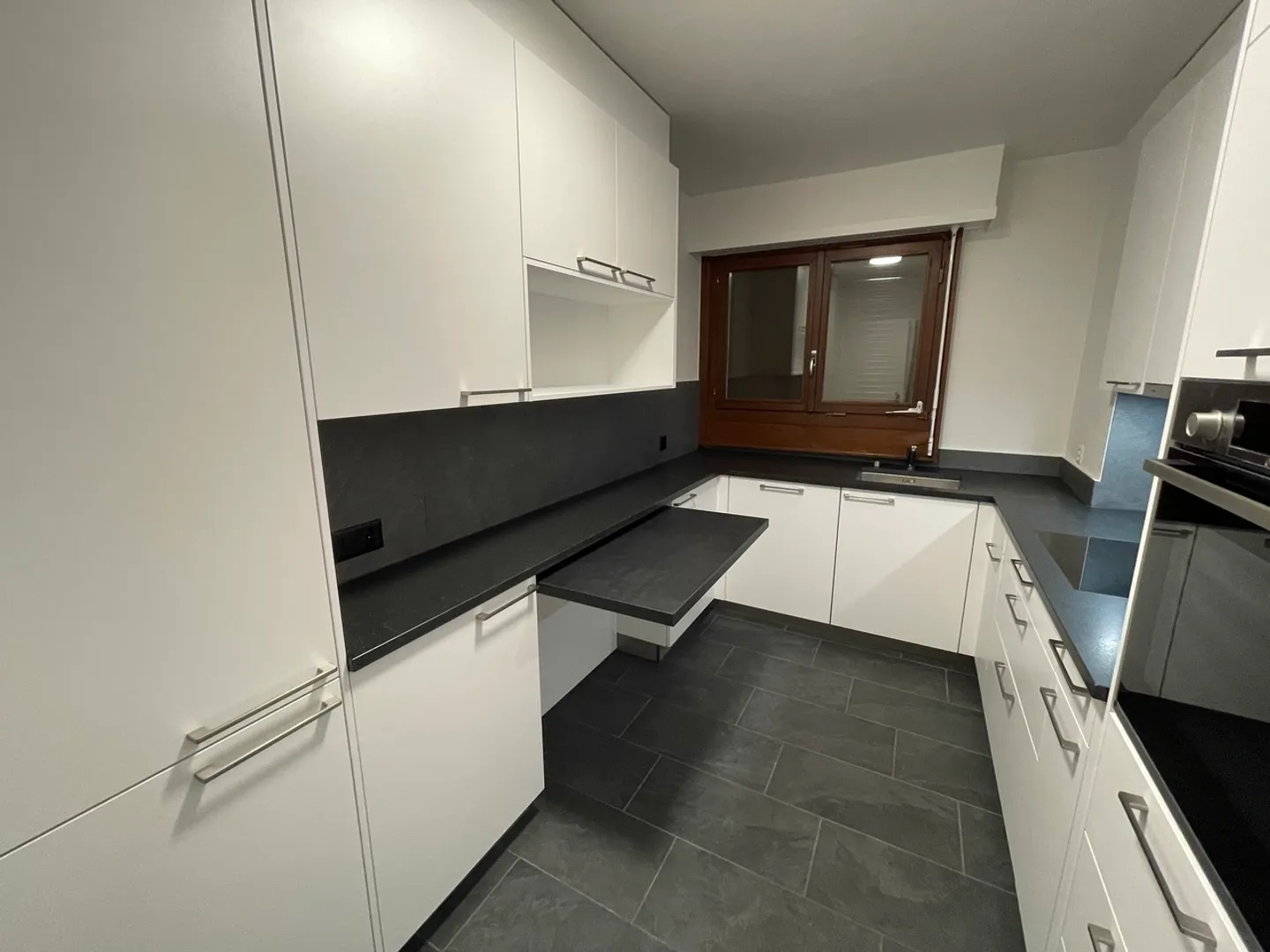 Spacious 5-room apartment in Pully - Photo 3 of 11