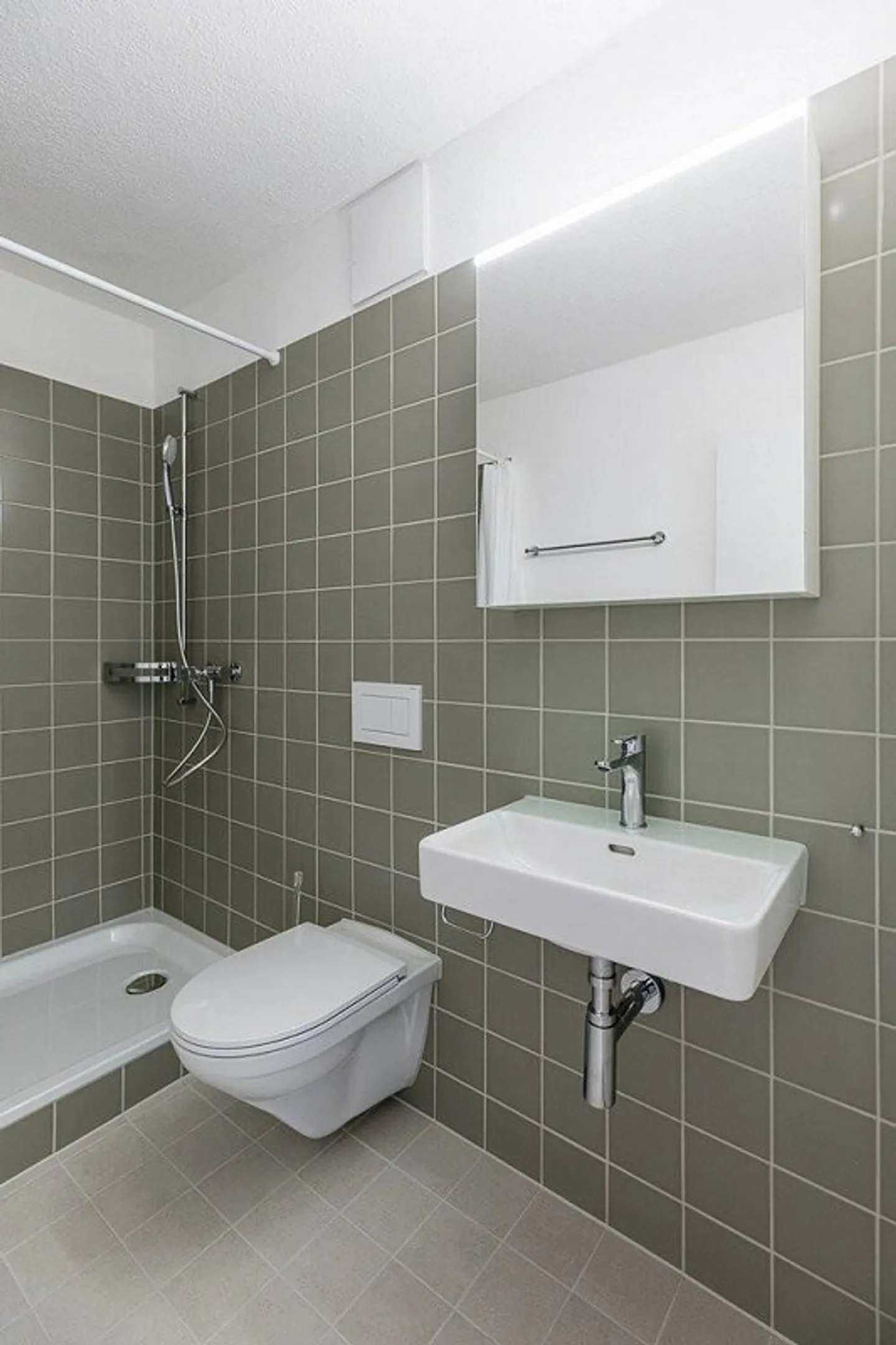 MIETEN OHNE KAUTION Neu sanierte und zentral gelegene Wohnung! - Foto 2 von 9