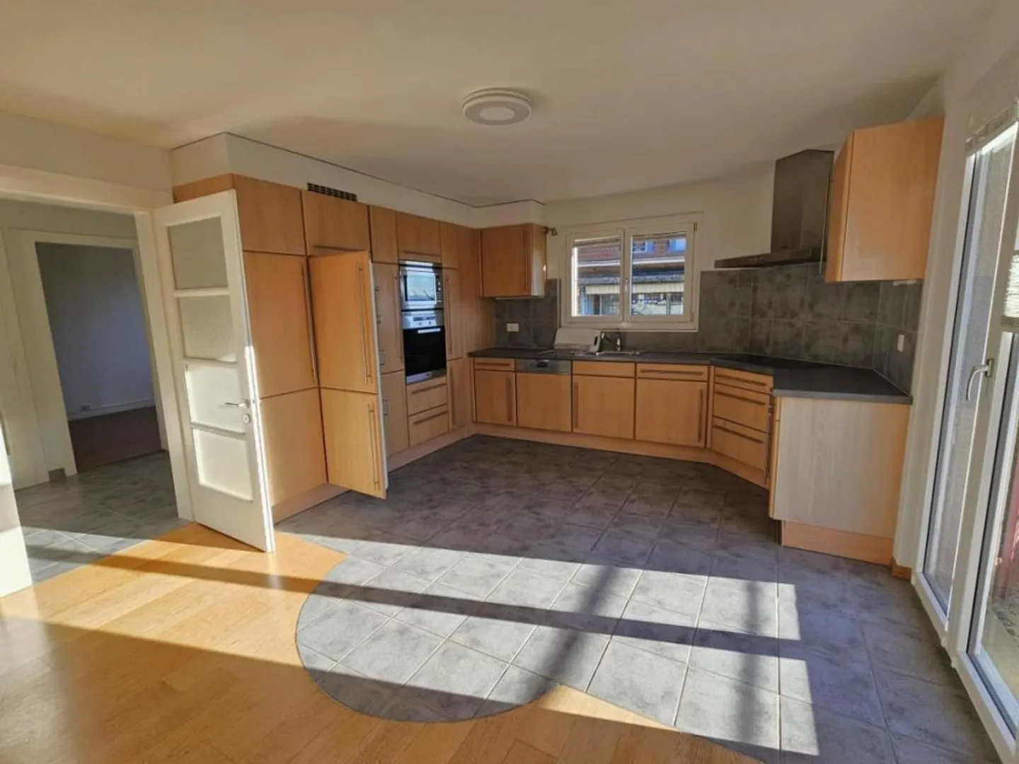 6.5 Room House - Photo 4 of 10