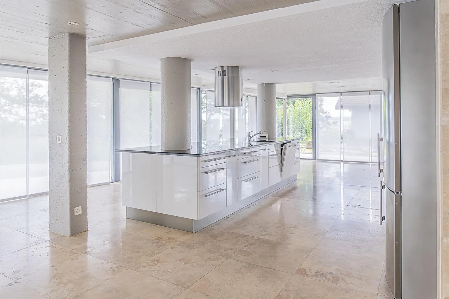 Appartamento luminoso in stile loft con 150 m² di superficie abitabile e terrazza a Bettlach - Foto 2 di 8