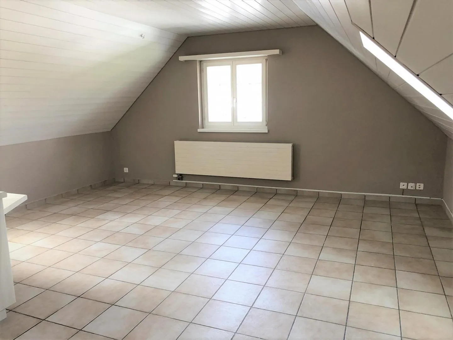 3 1/2-Room Attic Apartment in a Quiet Location - Photo 5 of 12