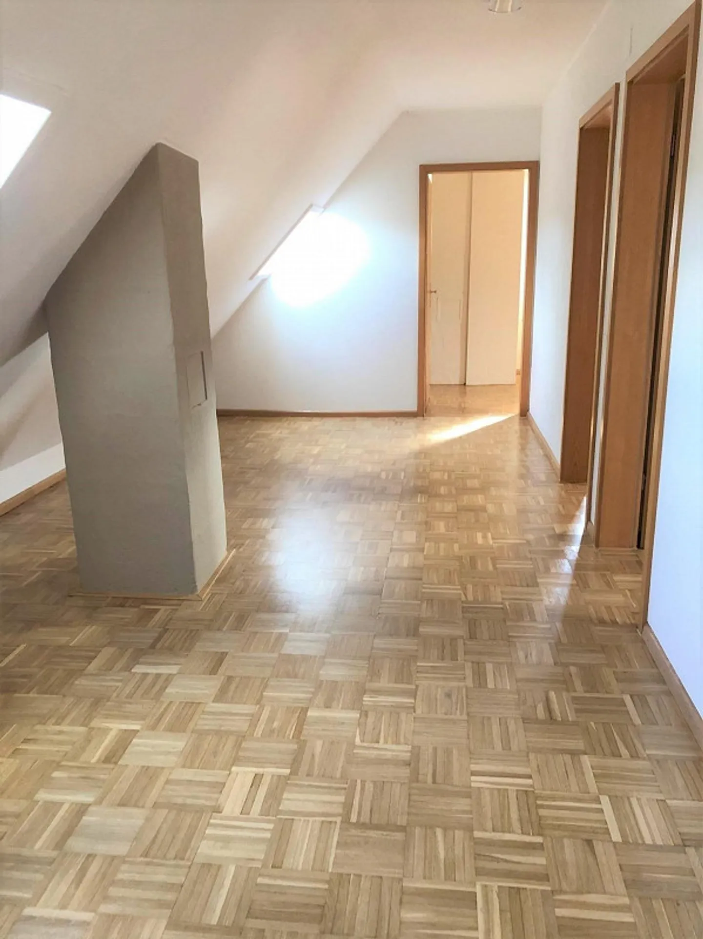 3 1/2-Room Attic Apartment in a Quiet Location - Photo 7 of 12