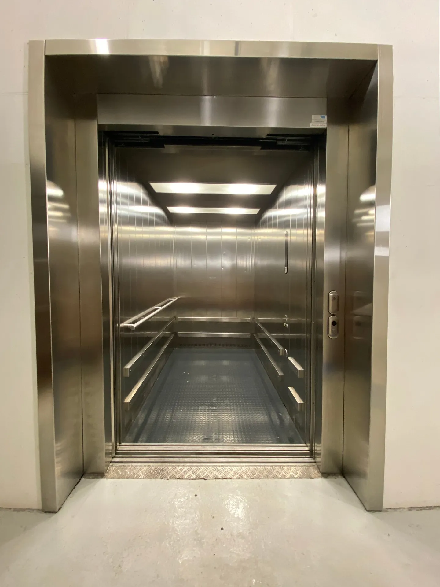 Bright heated warehouse 160 m2 / Electricity, water, built-in for 'Bar' - Photo 9 of 9