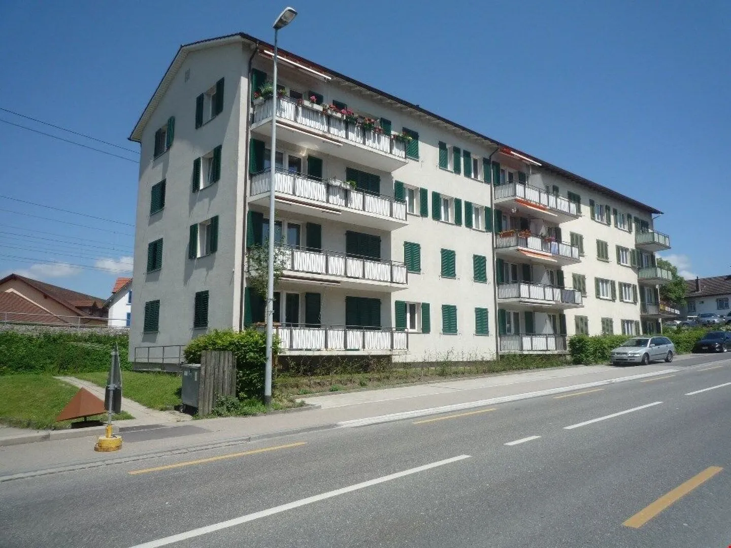 In immediate proximity to the city center, spacious layout with cozy balcony! - Photo 1 of 1