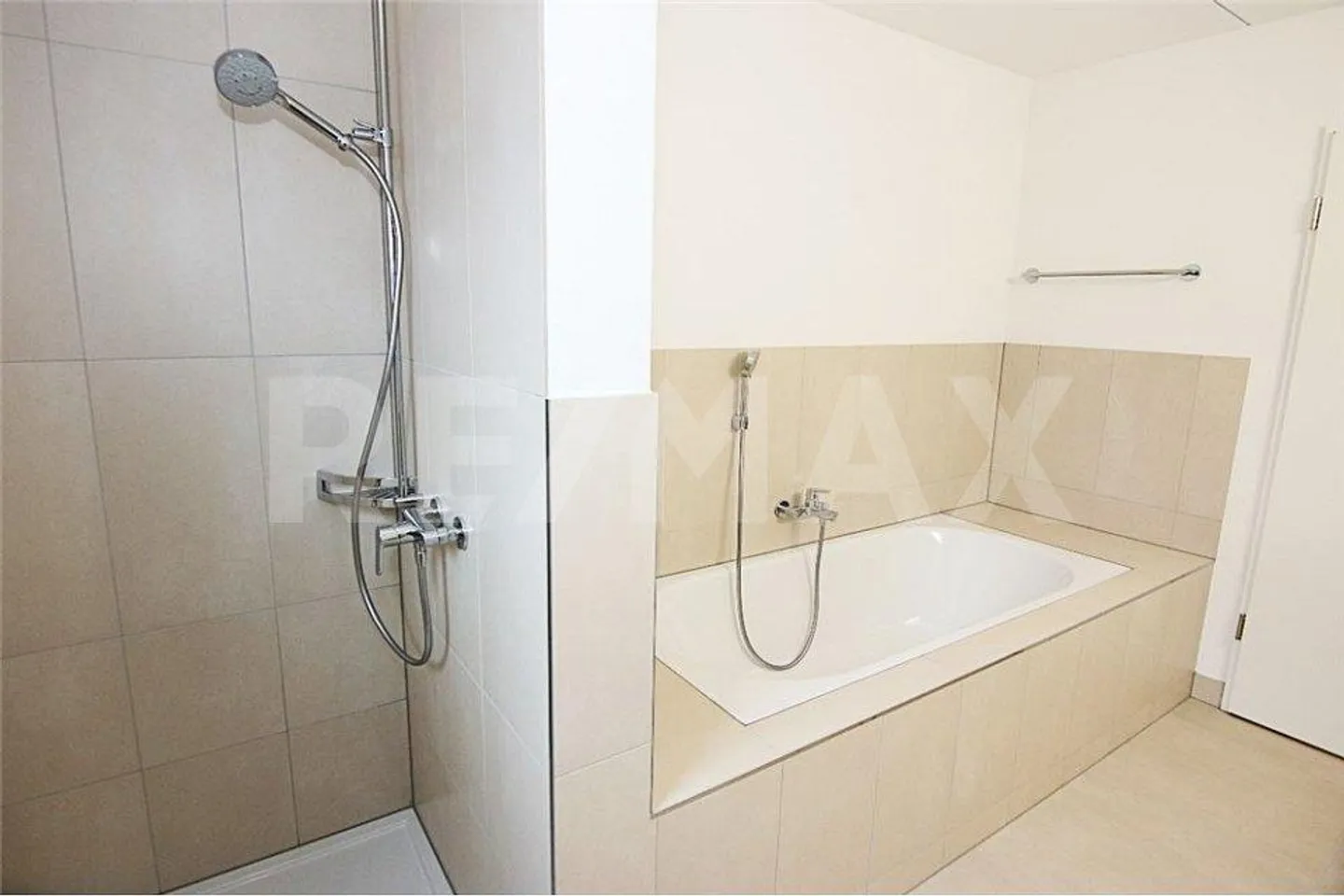 Appartamento moderno e luminoso di 4,5 stanze a Zizers - Foto 5 di 5