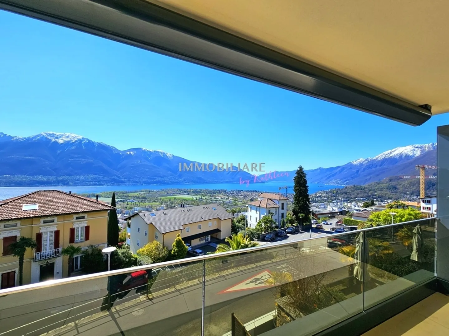 Appartement moderne avec vue sur le lac - Photo 2 sur 13