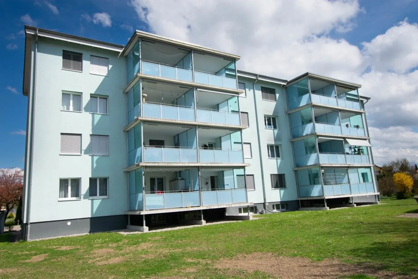 Cozy 3-Room Apartment with Balcony - Photo 9 of 9