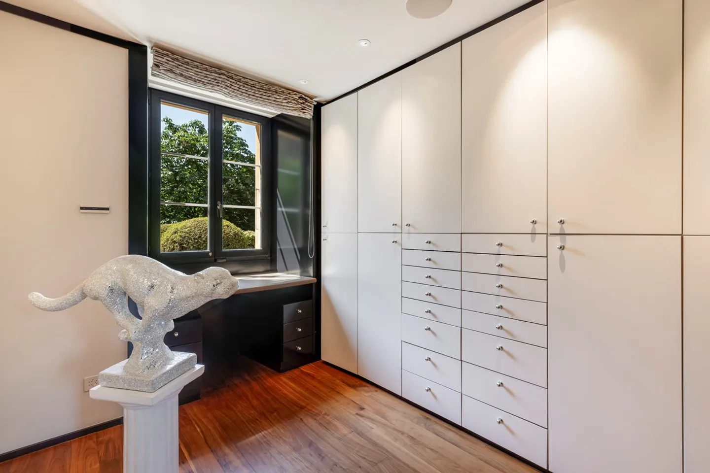 Élégance et caractère au coeur de la vieille ville - Photo 10 sur 13