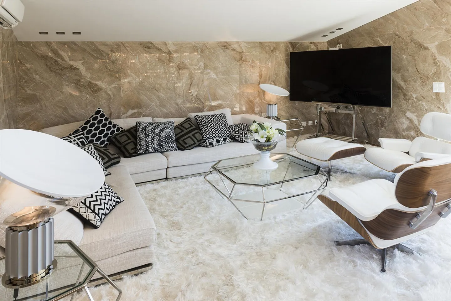 Charming Building with 4 Apartments in the Center of Lugano - Photo 7 of 21