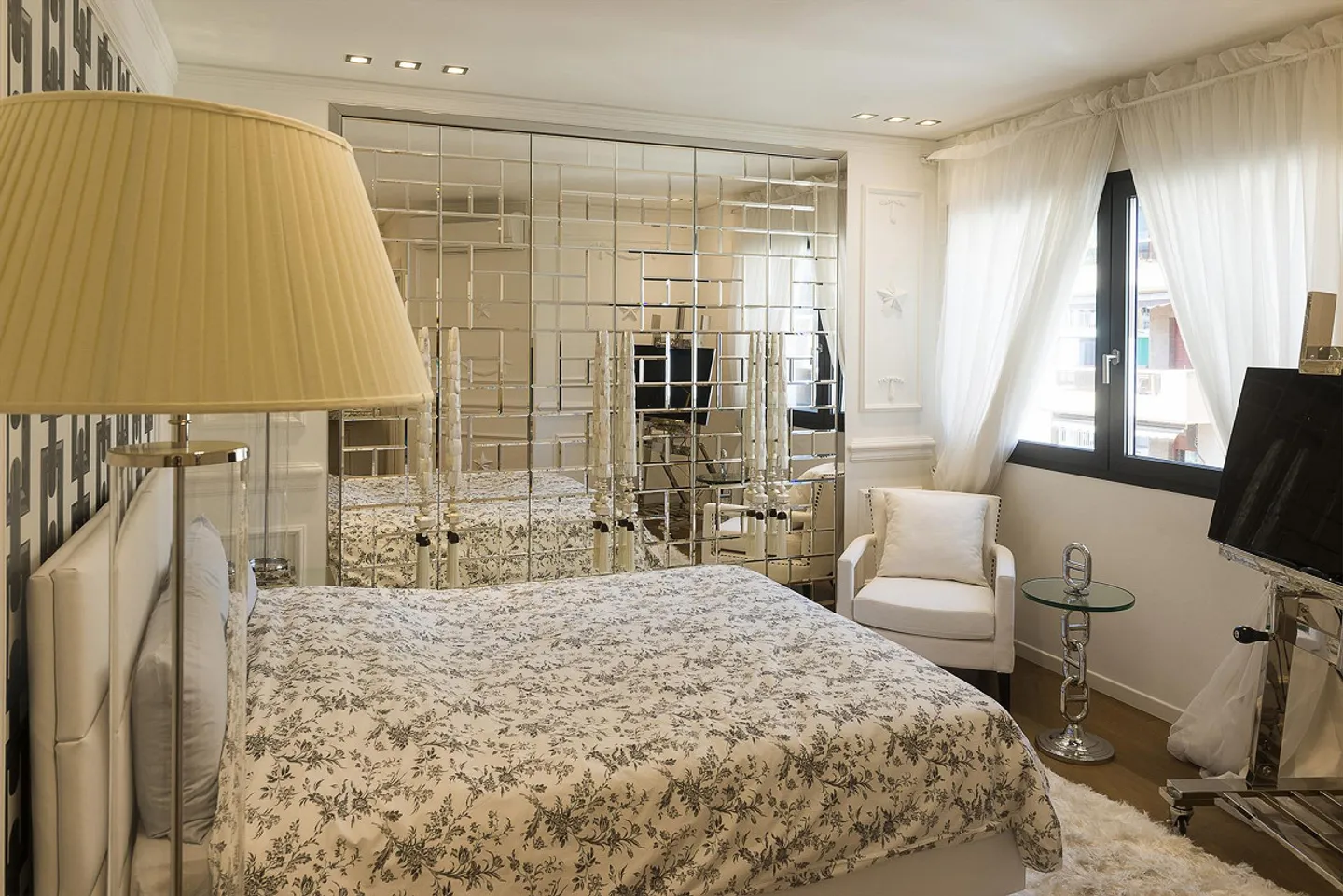 Charming Building with 4 Apartments in the Center of Lugano - Photo 16 of 21