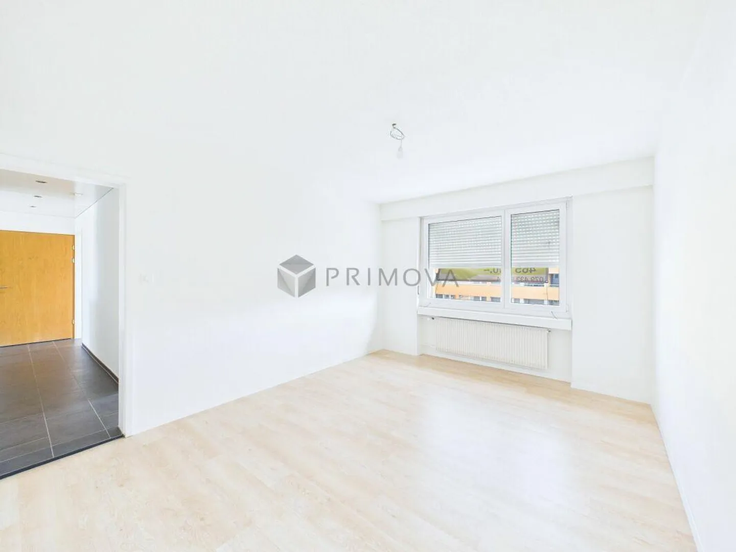 Penthouse Feel: Modern Apartment Newly Renovated - Photo 6 of 8