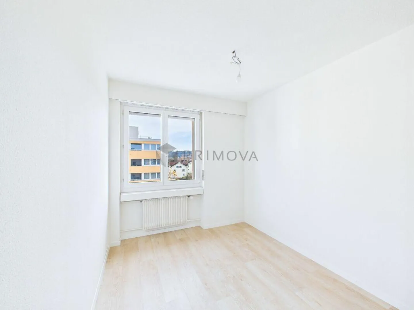 Penthouse Feel: Modern Apartment Newly Renovated - Photo 8 of 8