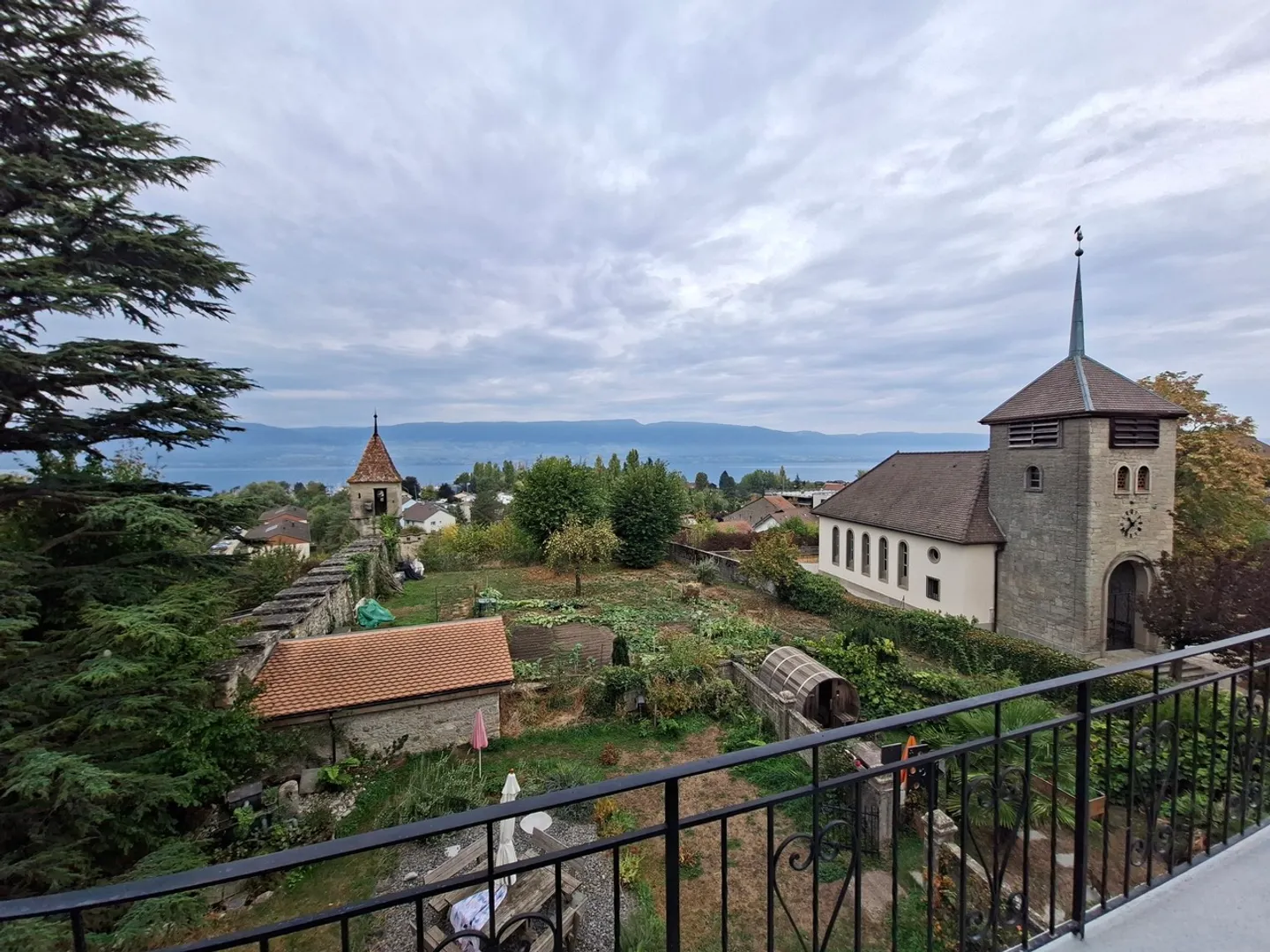 Appartamento di 4 stanze con vista mozzafiato nella città vecchia - Foto 2 di 10