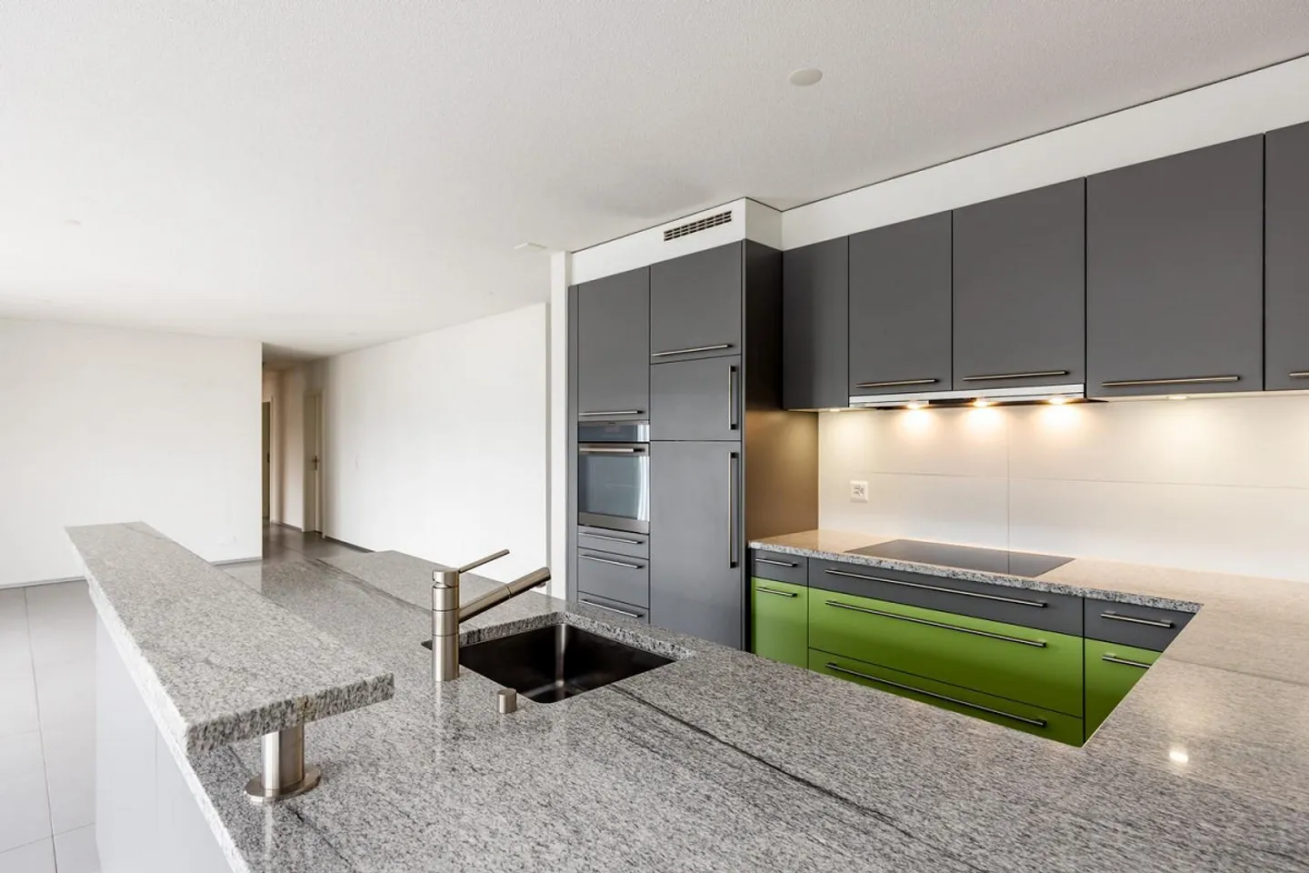 Appartement en attique de 5,5 pièces à Boll - Photo 5 sur 13