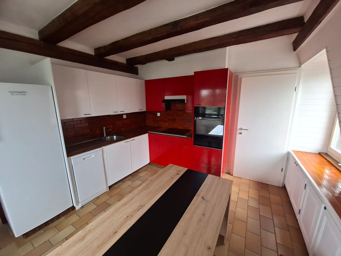 Appartamento di 4 stanze con vista mozzafiato nella città vecchia - Foto 3 di 10