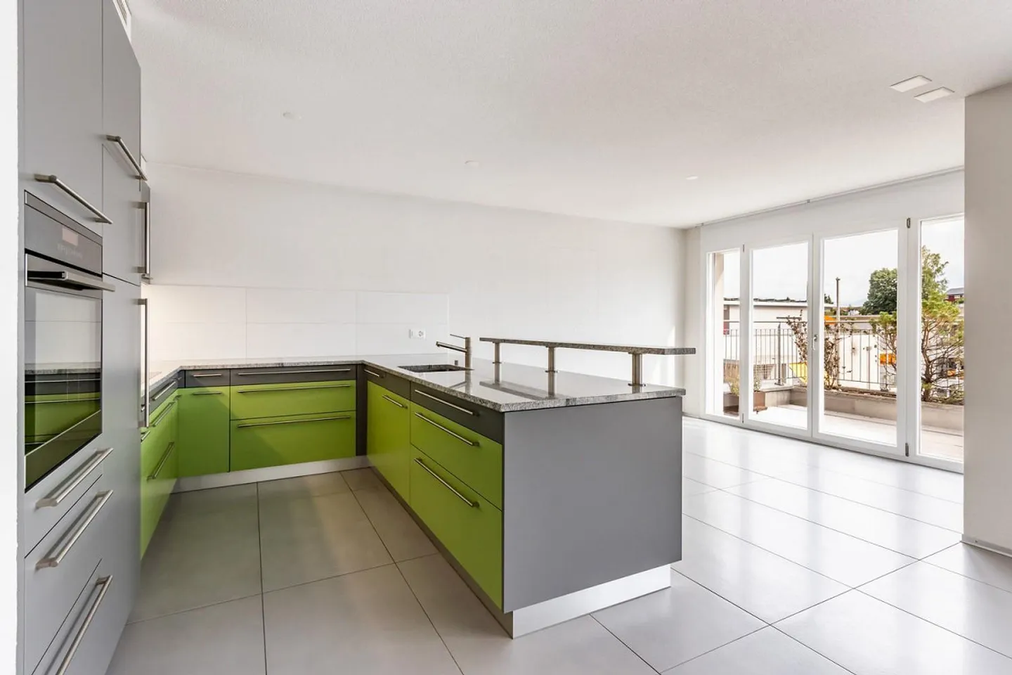 Appartement en attique de 5,5 pièces à Boll - Photo 6 sur 13