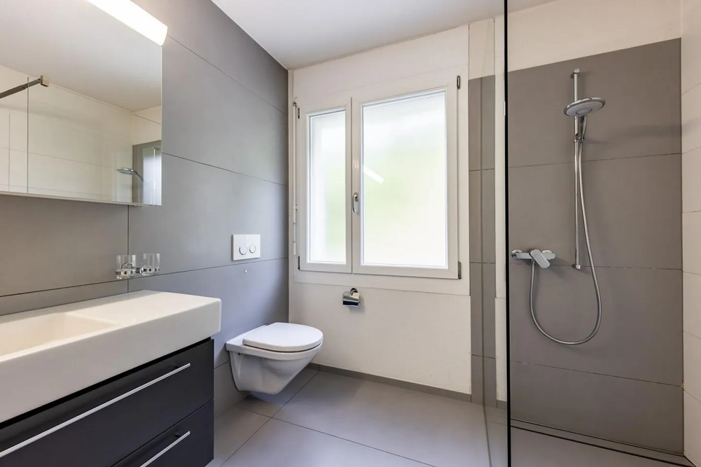 Appartement en attique de 5,5 pièces à Boll - Photo 11 sur 13