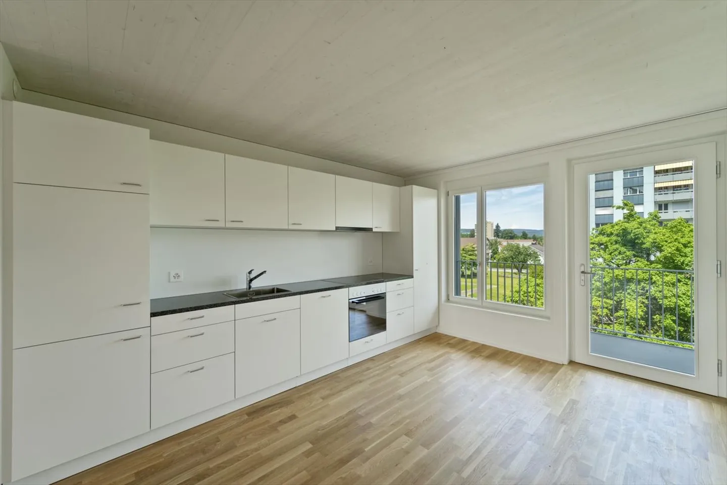 Apartment for rent - Photo 3 of 7