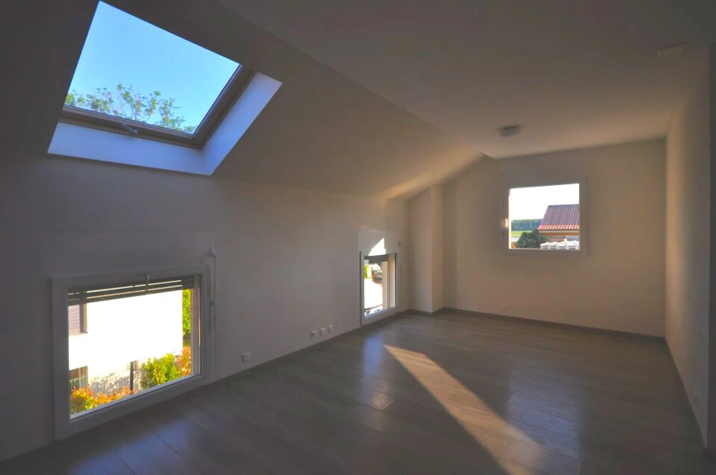 Pretty sunny villa in the heart of vineyards and apple trees - Photo 5 of 13