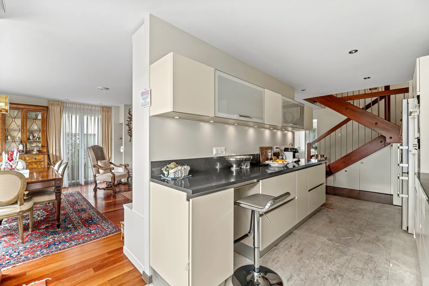 Schöner Penthouse-Duplex mit unabhängigem Studio im Herzen von Nyon - Foto 5 von 15